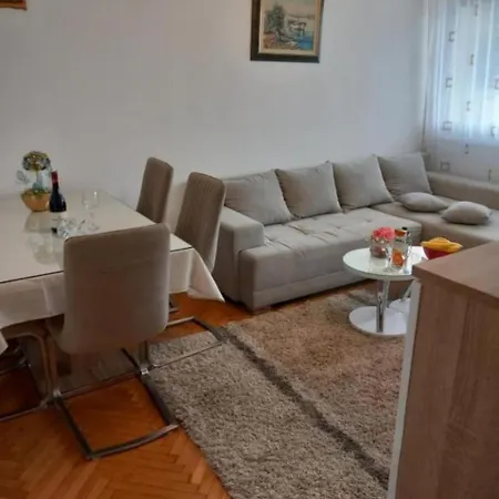 Mari Apartment